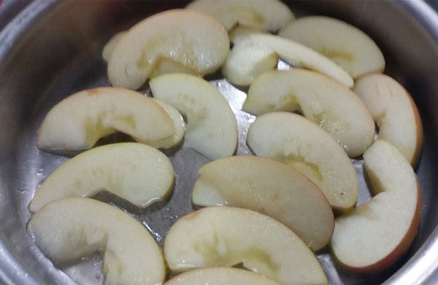 ローラ風ココナッツオイルの焼きりんごの作り方の画像
