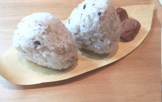 やずやの発芽十六雑穀のおにぎり