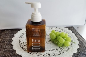 黒髪スカルププロharuシャンプーのボトル